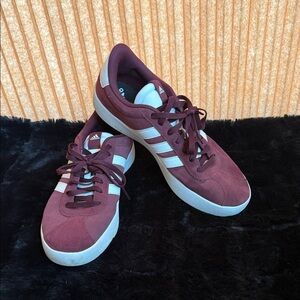 Adidas Men’s Maroon and White Sneakers